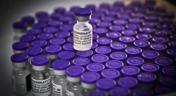 Quarta dose da vacina contra a Covid-19 será necessária, diz CEO da Pfizer